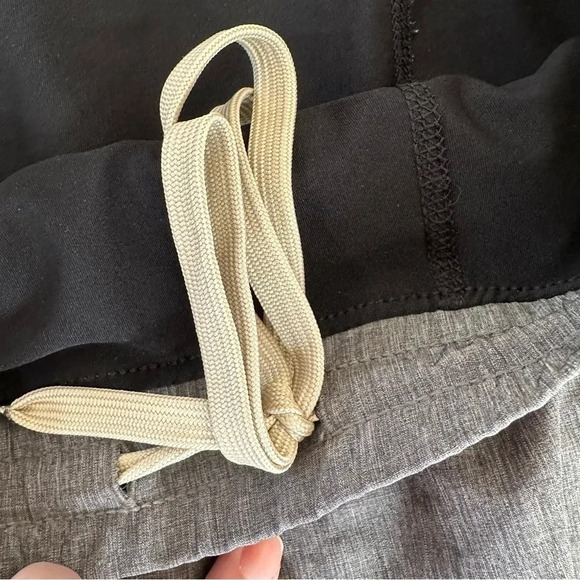 R.O.W Right of Way Men's Gray Athletic Zippered Pocket Shorts Size XXL GUC - Picture 5 of 9